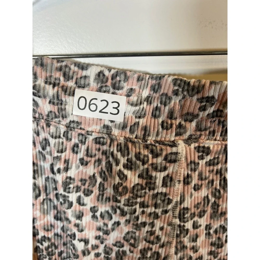 Secret Treasures Womens Pajama Pants Ribbed Leopard Print Pink‎ Gray Size M